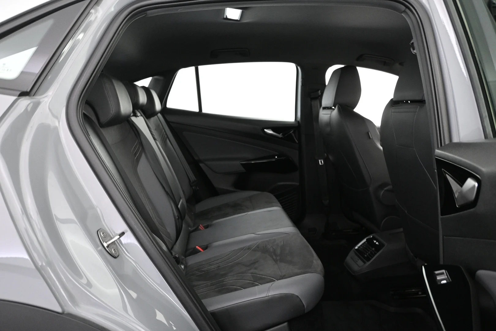Car Image - 7vYQKWXaJ8BXrhEBtIm3w6