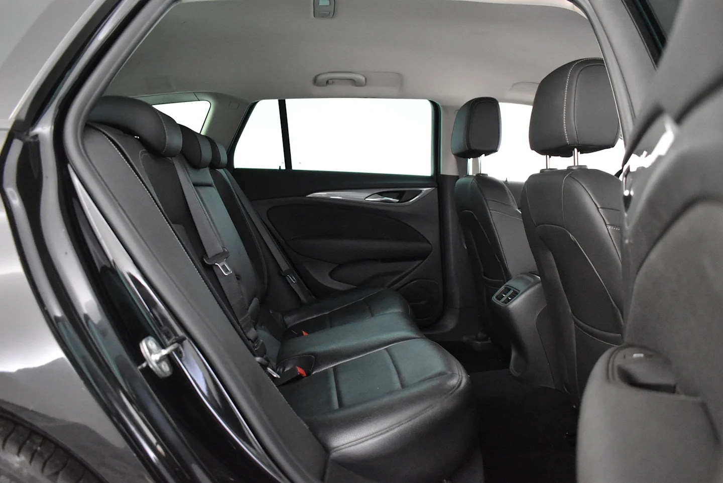 Car Image - 5dM8KUYFjm80xpGb3SBq3X