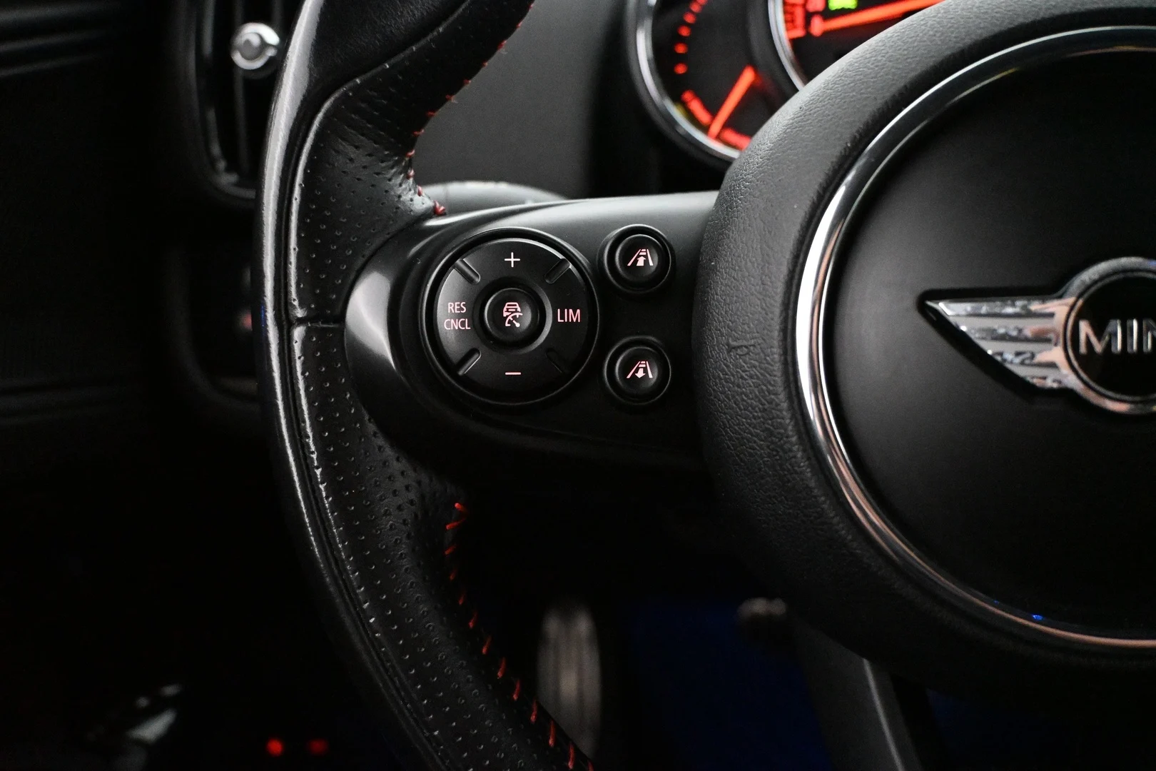 Car Image - 4HUTz1H6Clo1RrxEE4EAVk