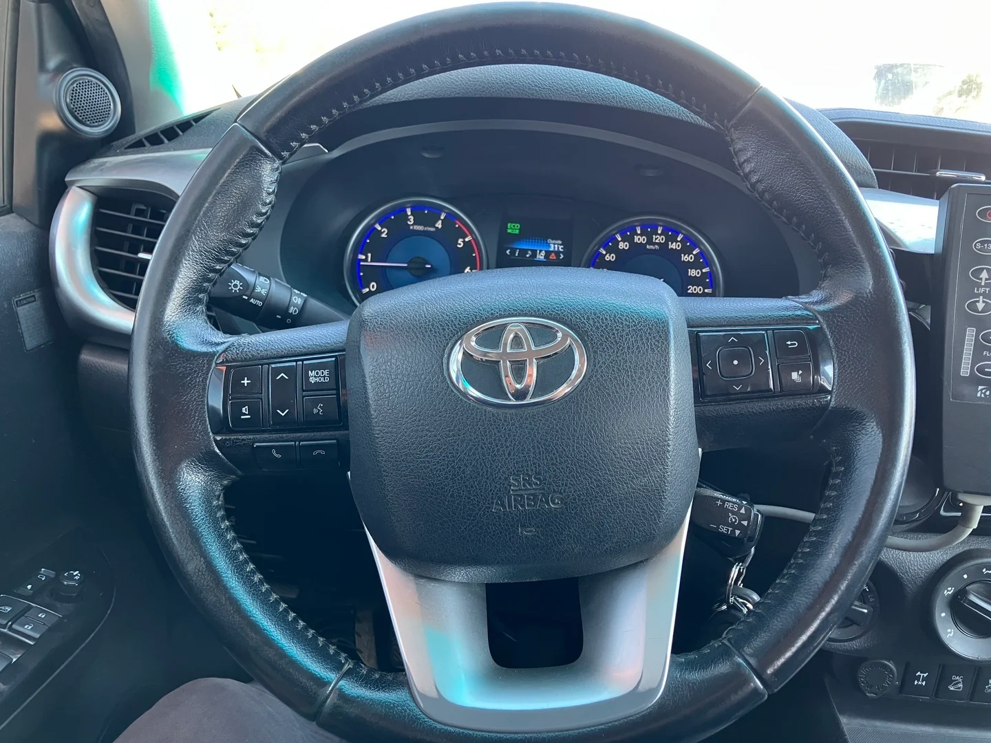 Car Image - 3Kq1BIu1JcwreAefB1YVFP