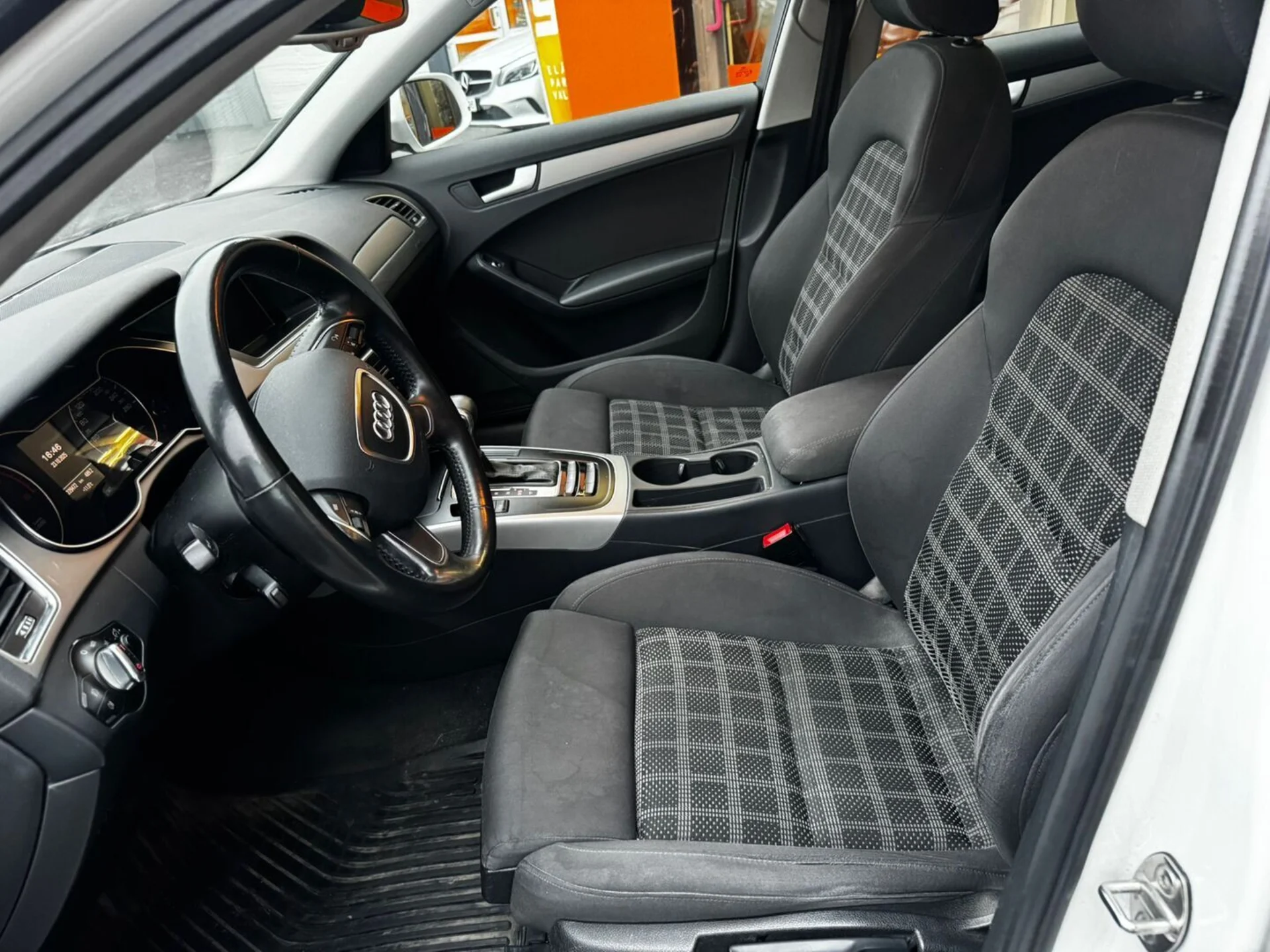 Car Image - 1oyQNOIXOp1iF5IfcbvzQn