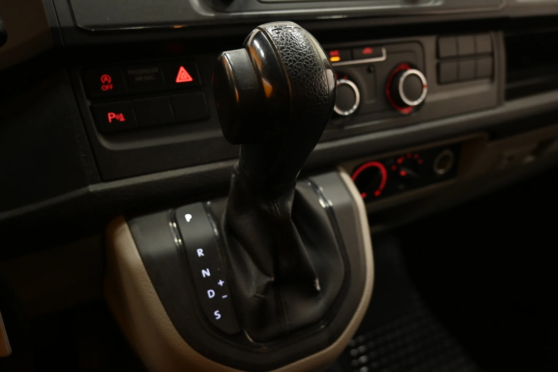 Car Image - 5eIsLSC4l4hdGIUtkmS1dL