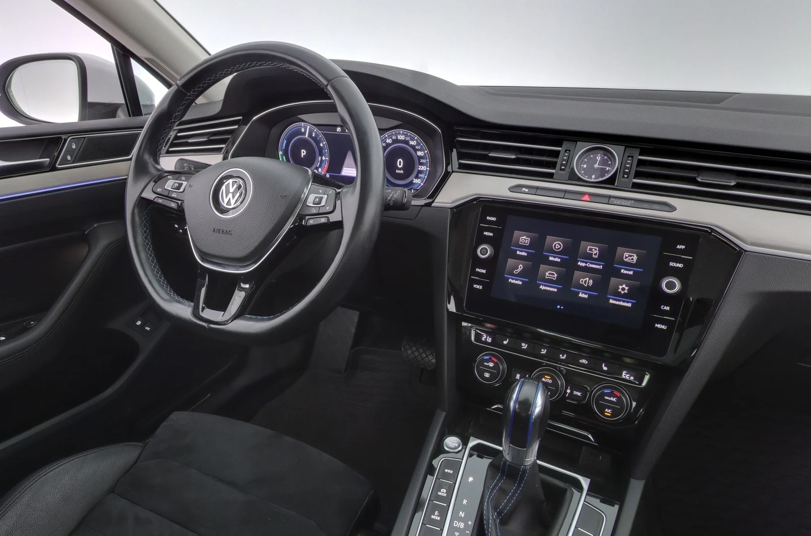 Car Image - NSDo8DdjIv3gfDPjlqTh9