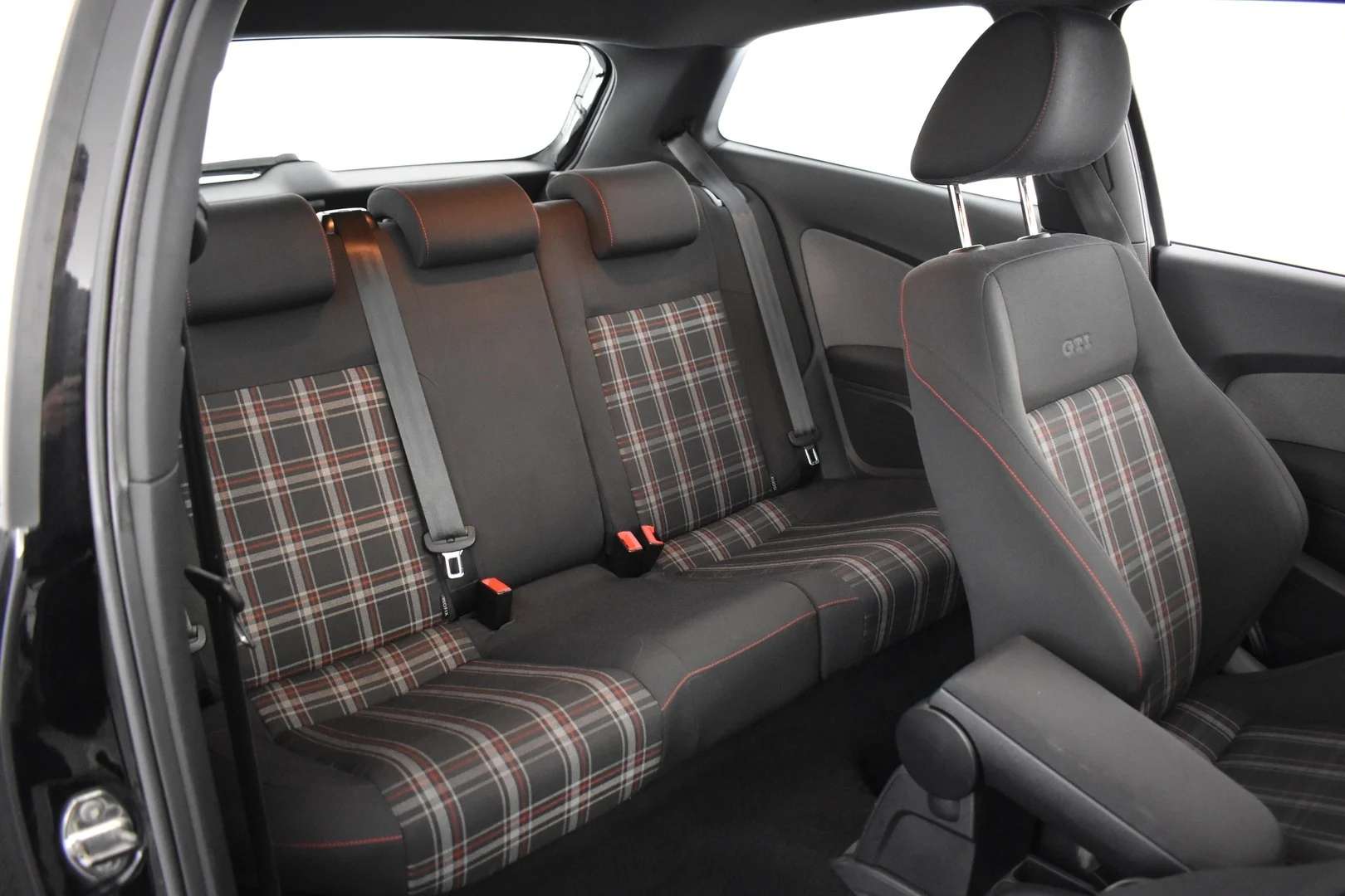 Car Image - 2mSBSBWRvTAjSMesOHEhc5