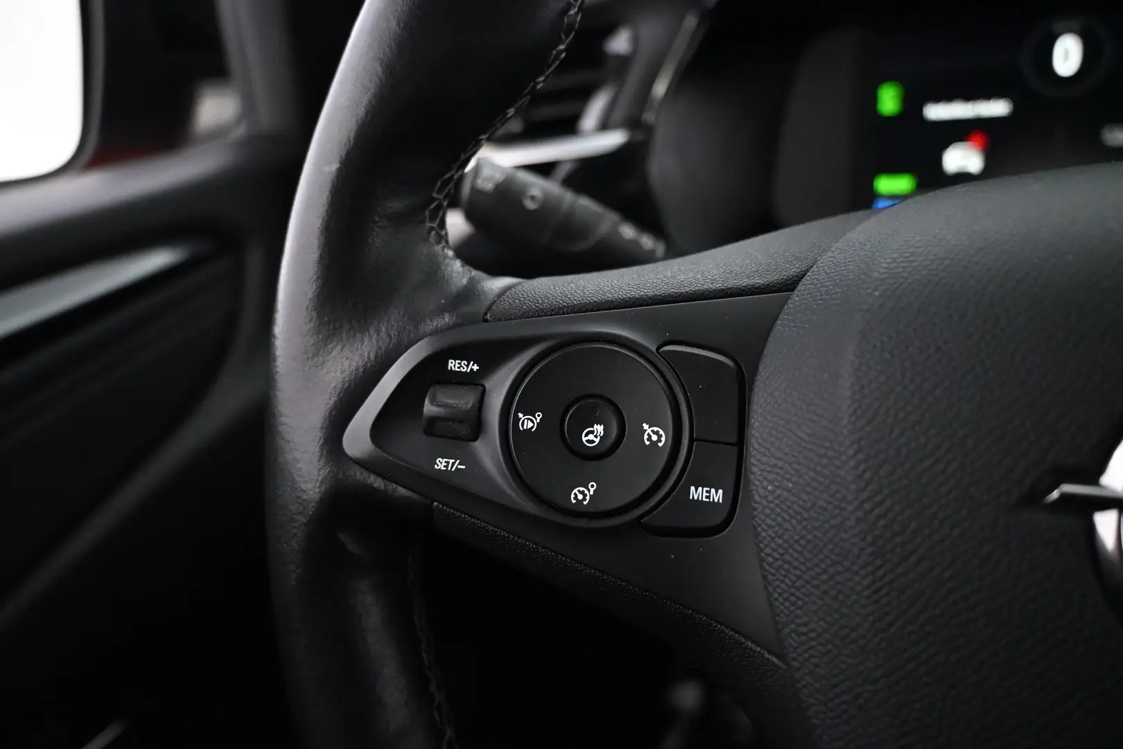 Car Image - 18XIqDCMN6yVPrFv7ybYKy