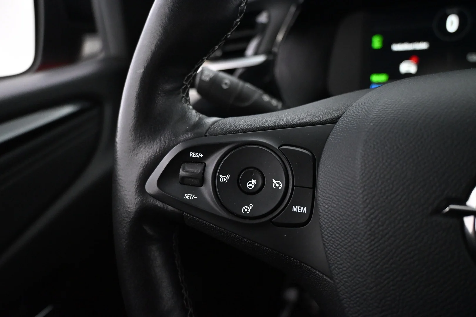 Car Image - 18XIqDCMN6yVPrFv7ybYKy