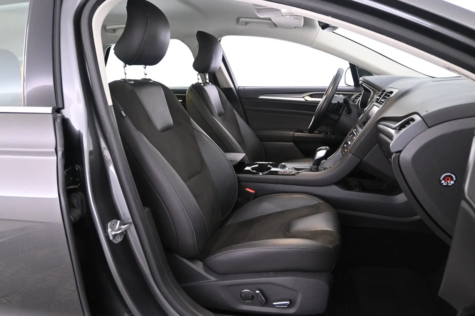 Car Image - 7v3cQCbgGuTOZDoU31qJby