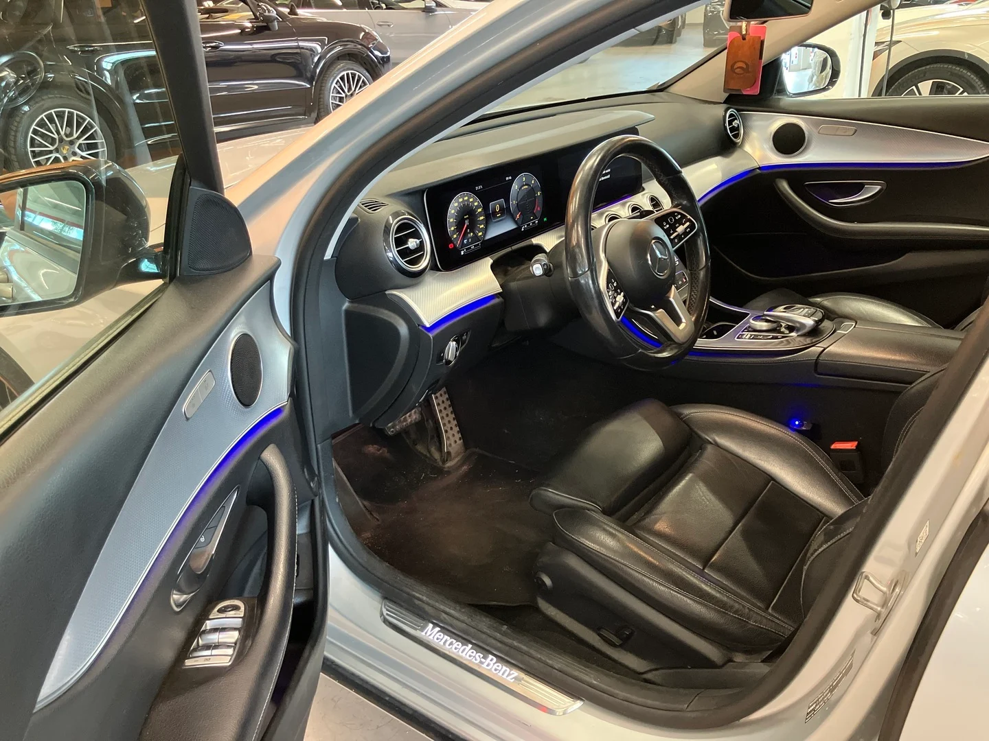 Car Image - 3sJ3HoJmNrWxnpv4xY9UxN