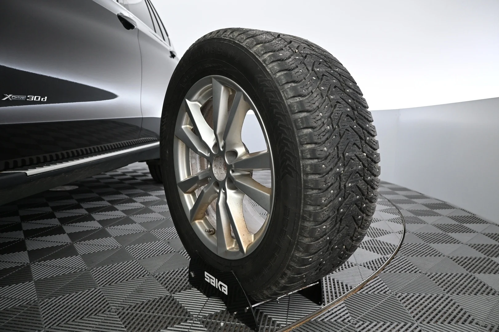 Car Image - 3BiXasRSgexiy3OvV16PDK