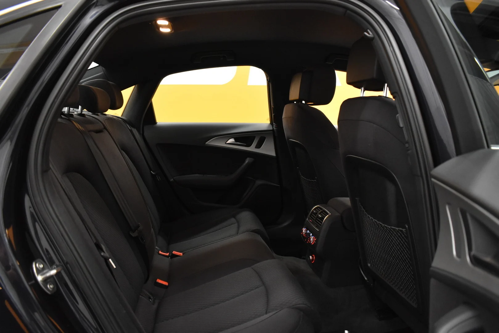 Car Image - qMDwGfU4ximJQ9WXA2FX2