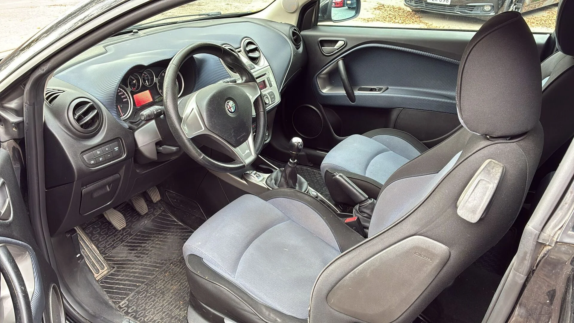 Car Image - o8FLjVnXU5CV2klGi3X9T