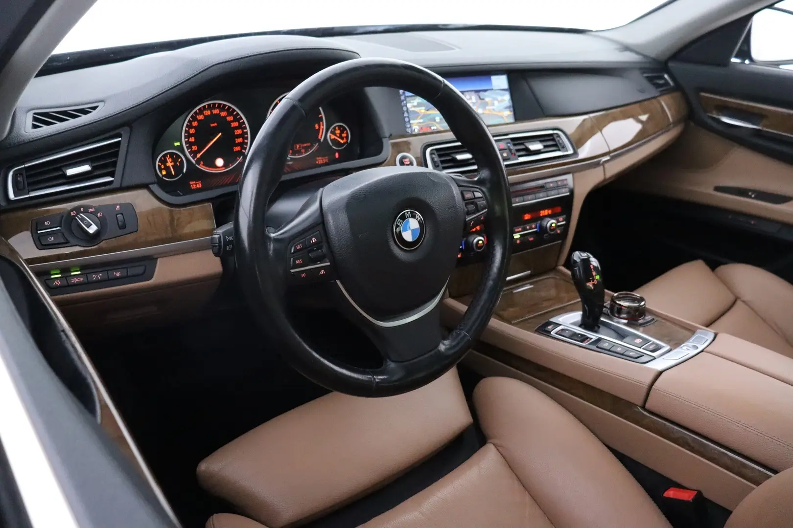 Car Image - 5ZT3rIuMtitdW9vHSu3vBo