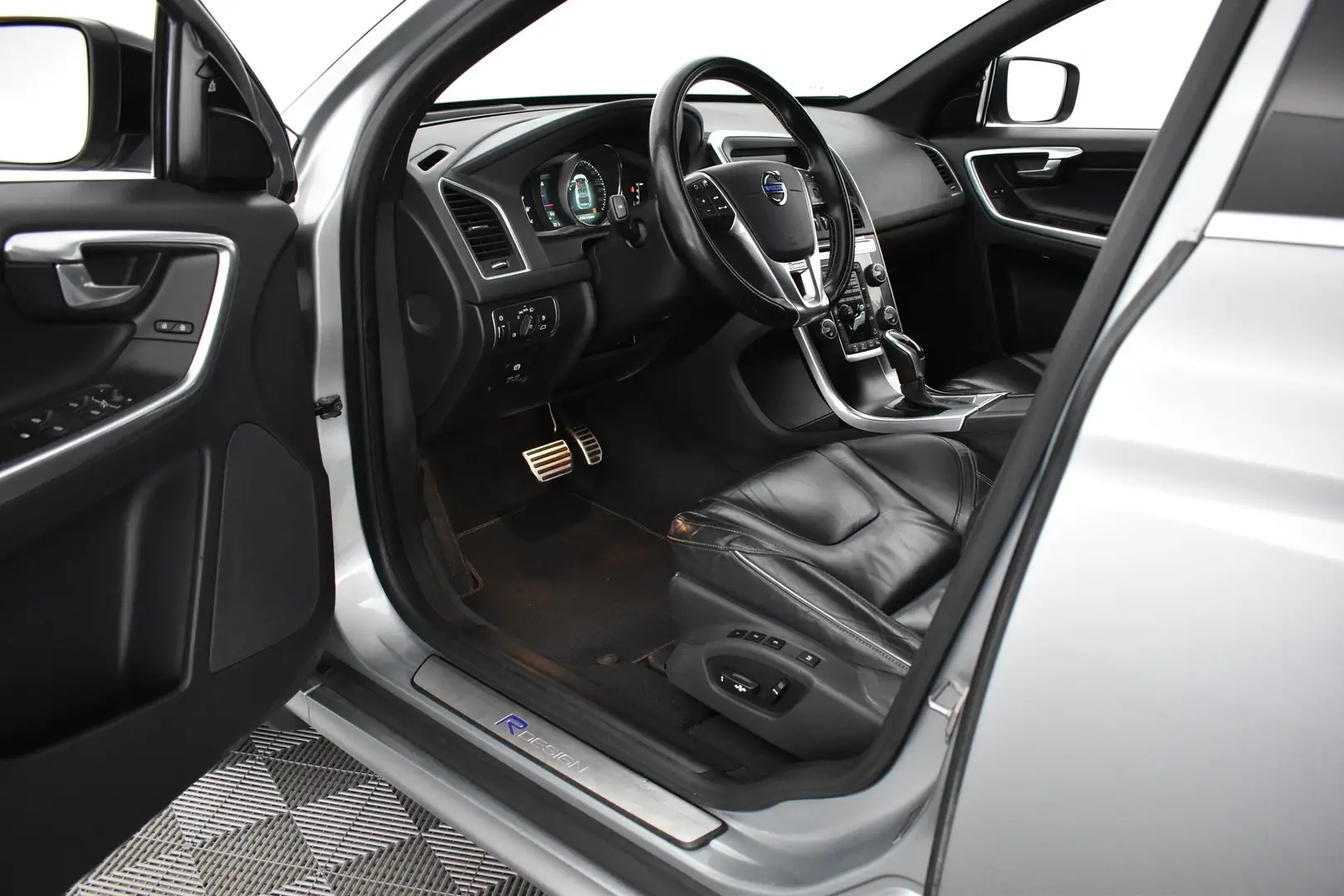 Car Image - 3KFhNwcQ9GvOegbzRHSJkH