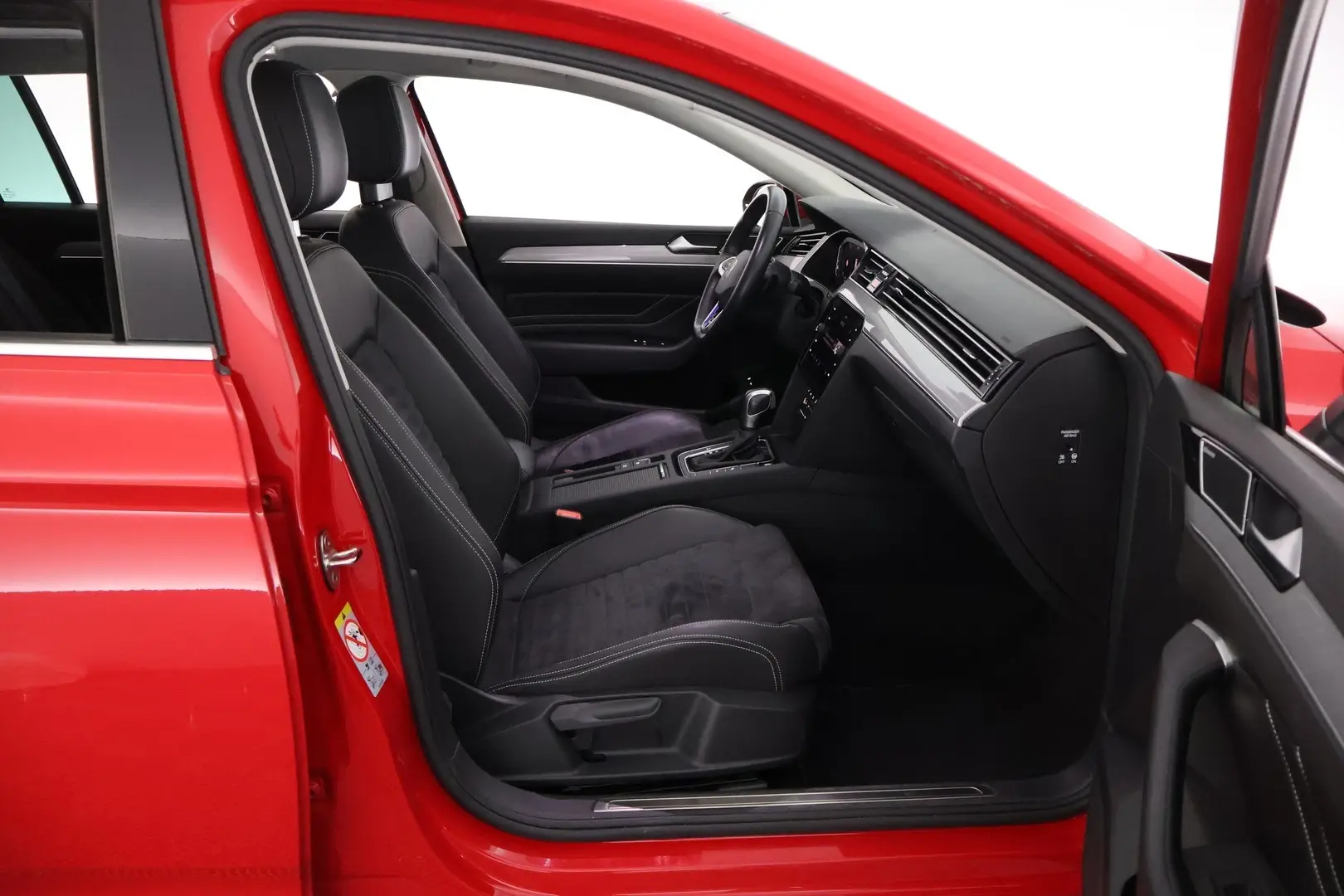 Car Image - chha1U4xxfSk2DhTmcNIB