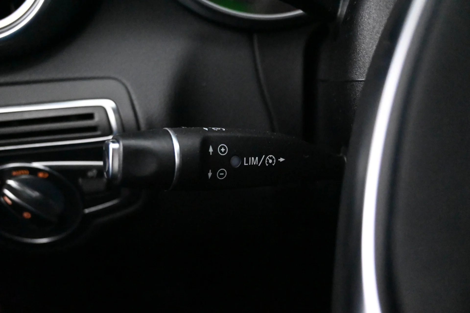 Car Image - kcPEWZjmKUeWutlnNkbJk