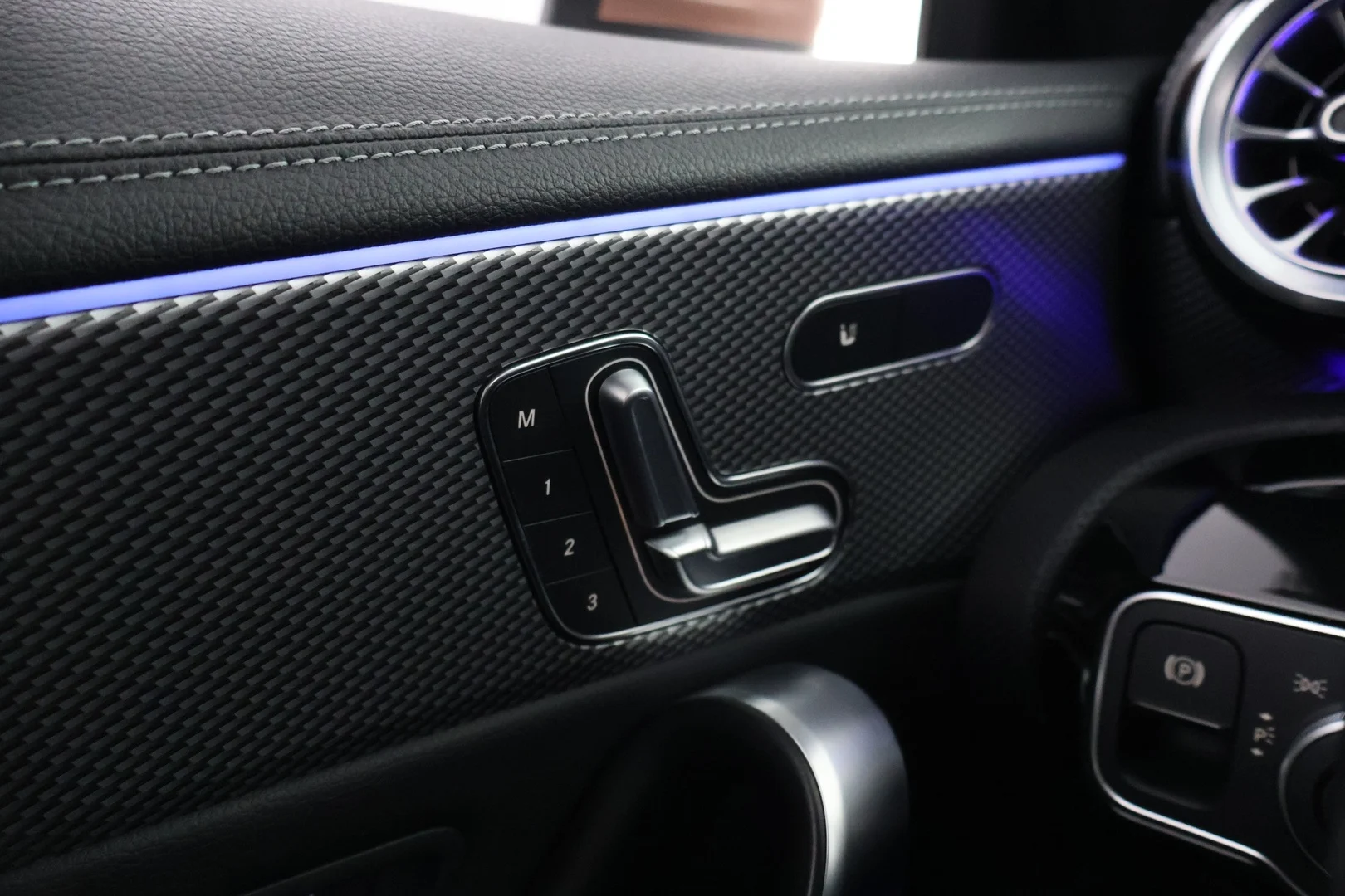 Car Image - 3DMk8BRtbcMttxaGJ1rmMV