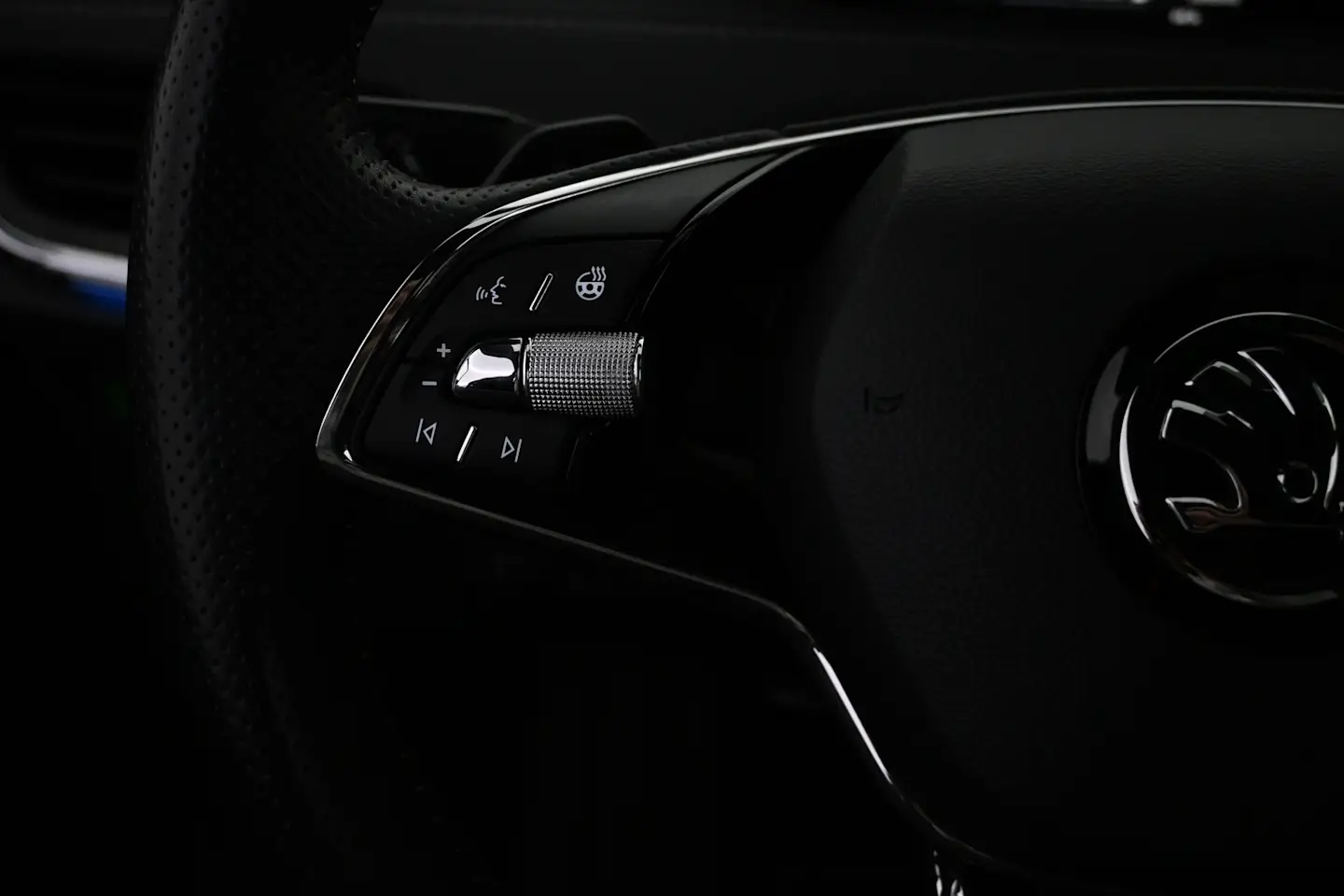 Car Image - 60cB9zzfq0iPbJJnD5TeIa