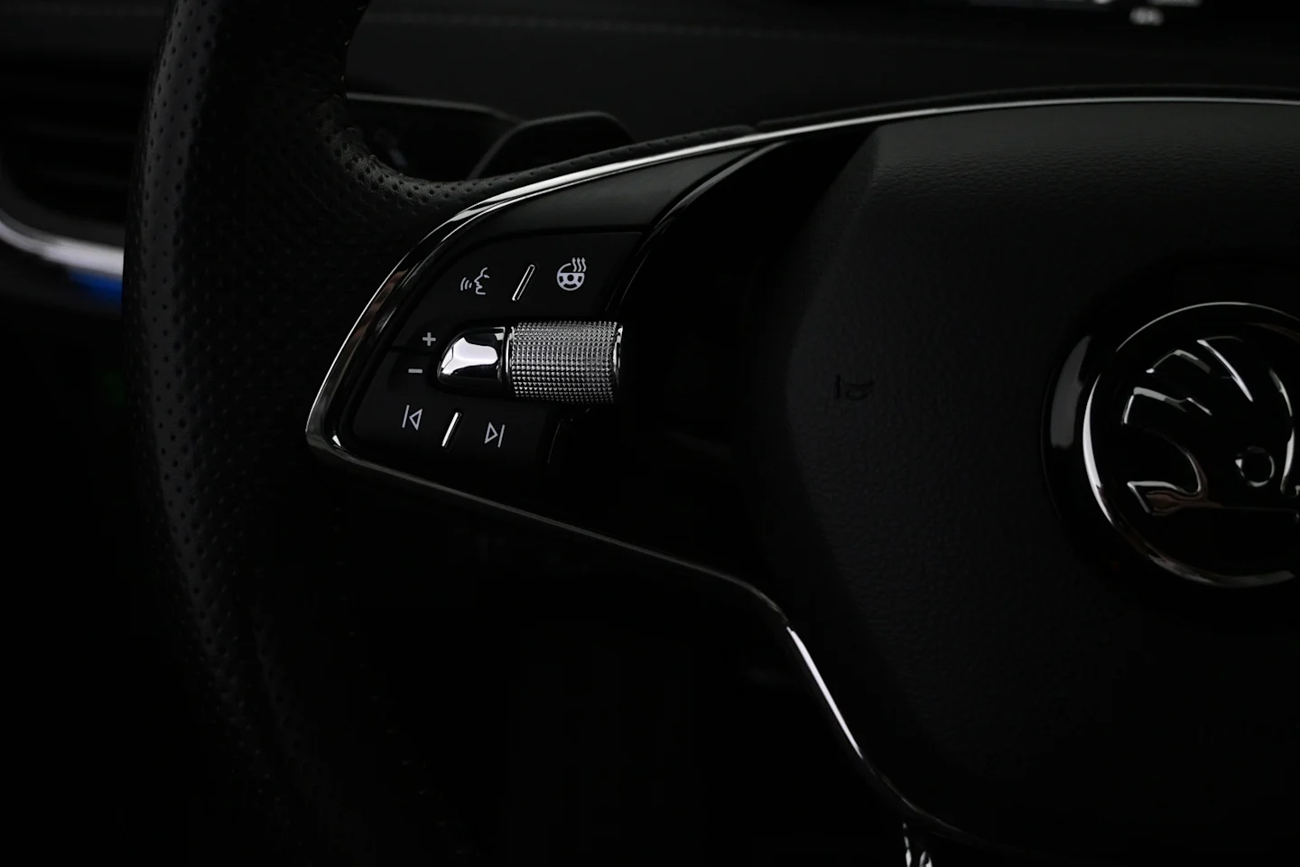 Car Image - 60cB9zzfq0iPbJJnD5TeIa