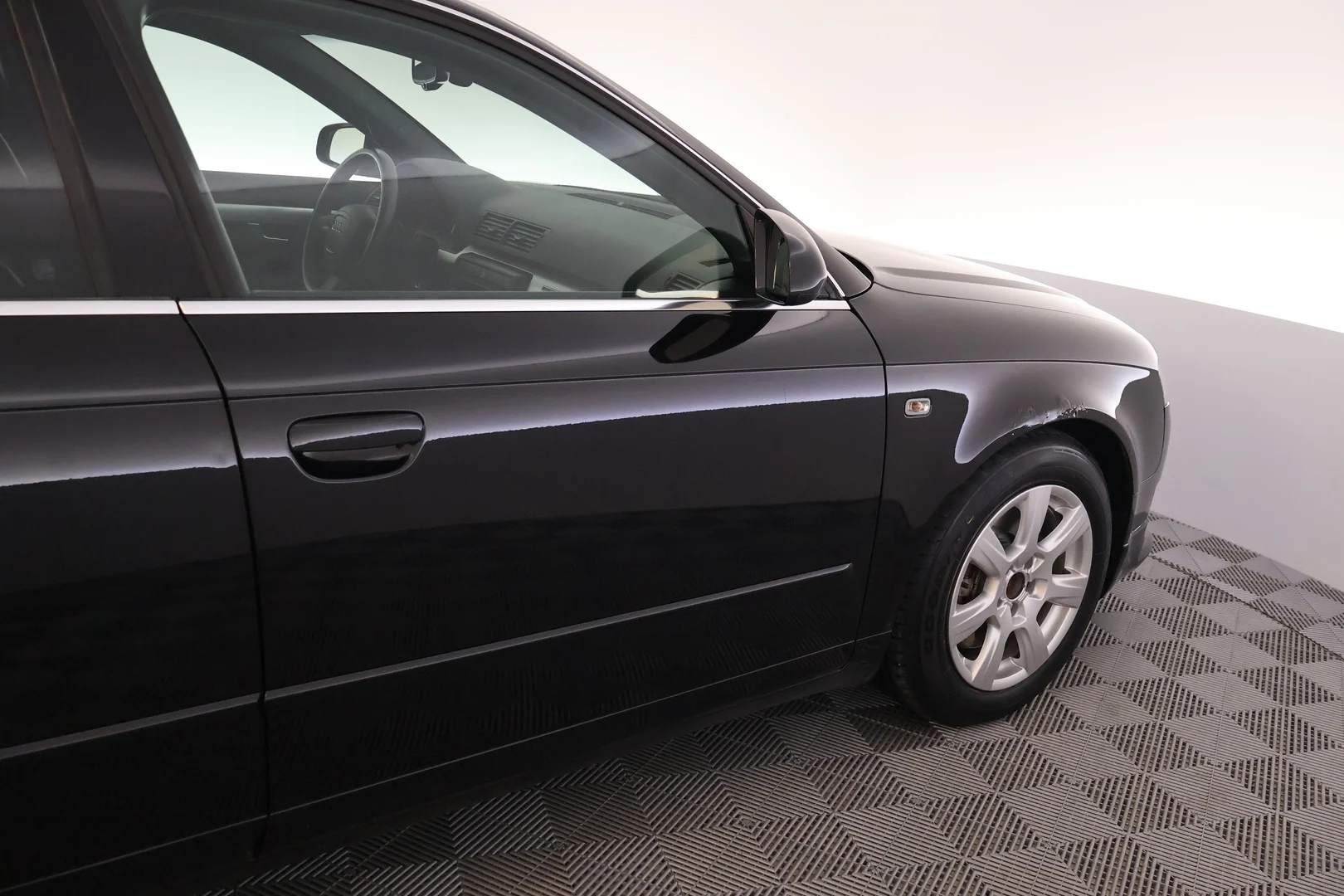 Car Image - 5h3MBOPGwTpGnFZCUZB6m9