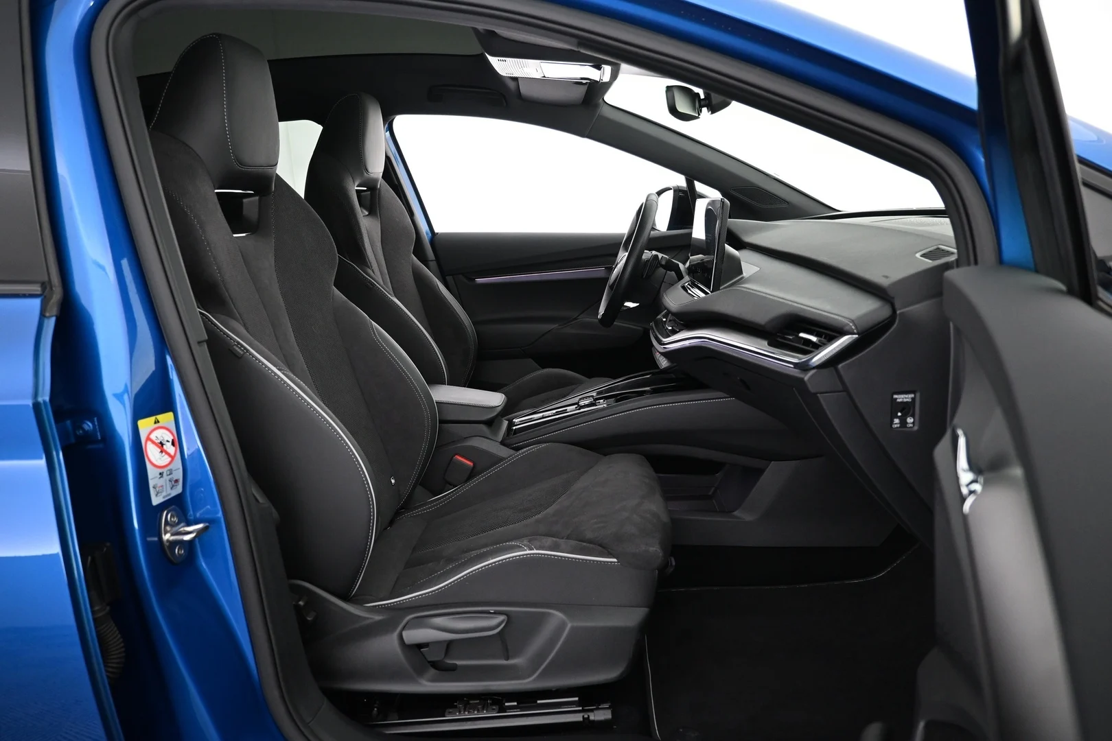 Car Image - 3P7G82Ki1Oln7hcNLumErz