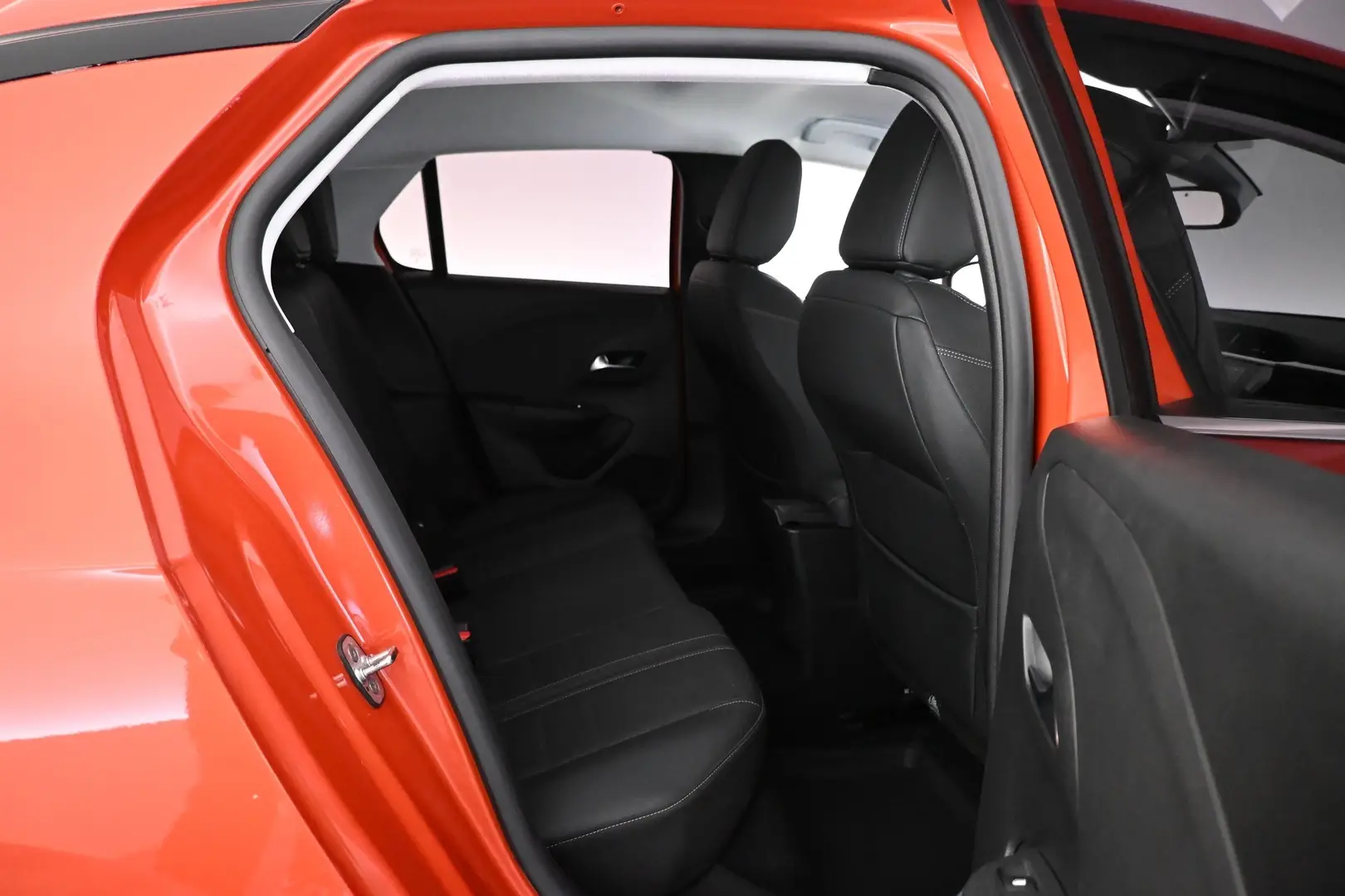 Car Image - 18XIqDCMN6yVPrFv7ybYKy