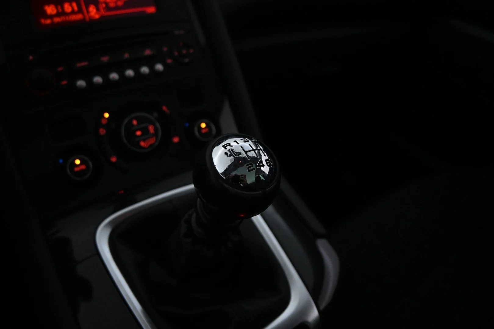 Car Image - 1C0zkr0rqvi7qltffJ8Pui