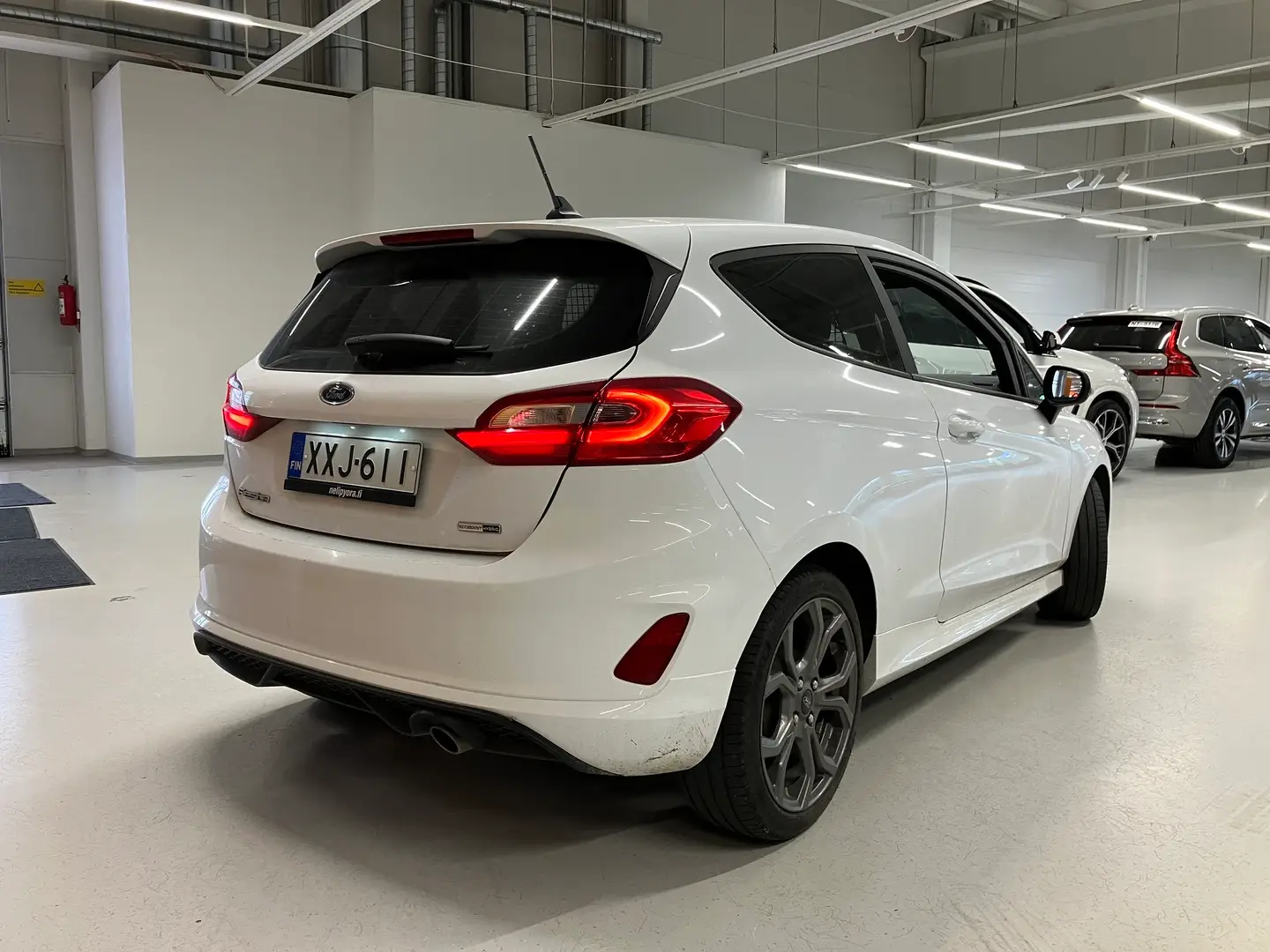 Car Image - 7b6WxDkNgpiBd0rZfhM9jK