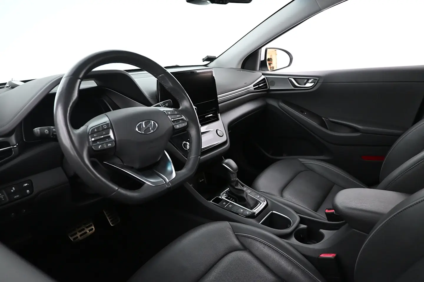 Car Image - 33sIctCa3a0nfm4K22bIgj