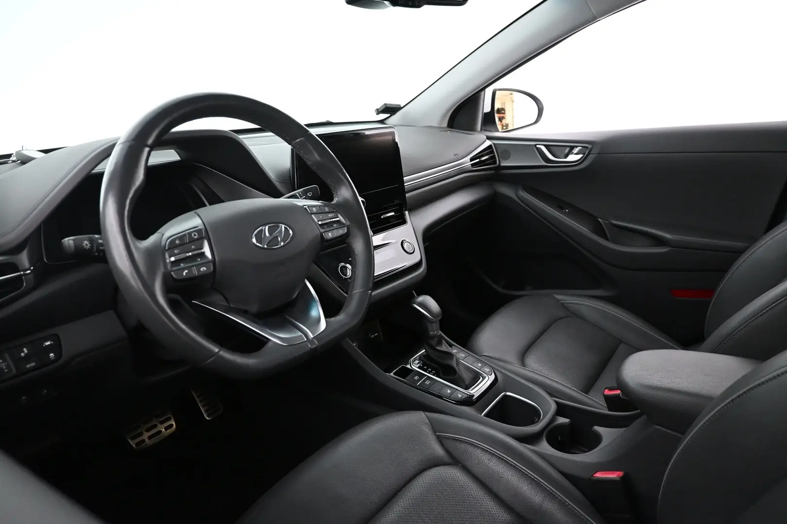 Car Image - 33sIctCa3a0nfm4K22bIgj