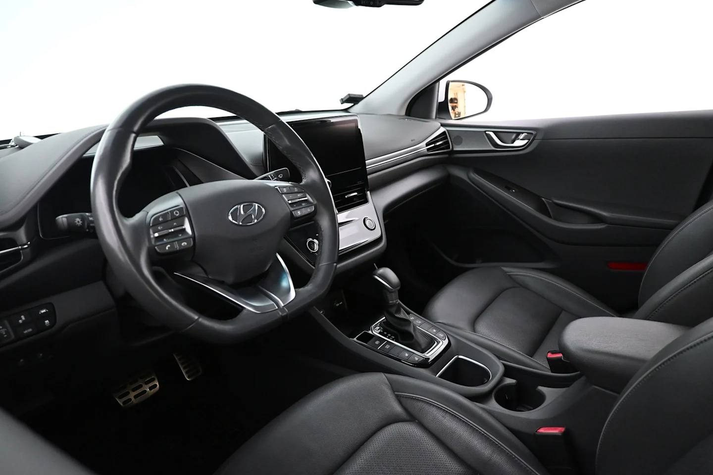 Car Image - 33sIctCa3a0nfm4K22bIgj