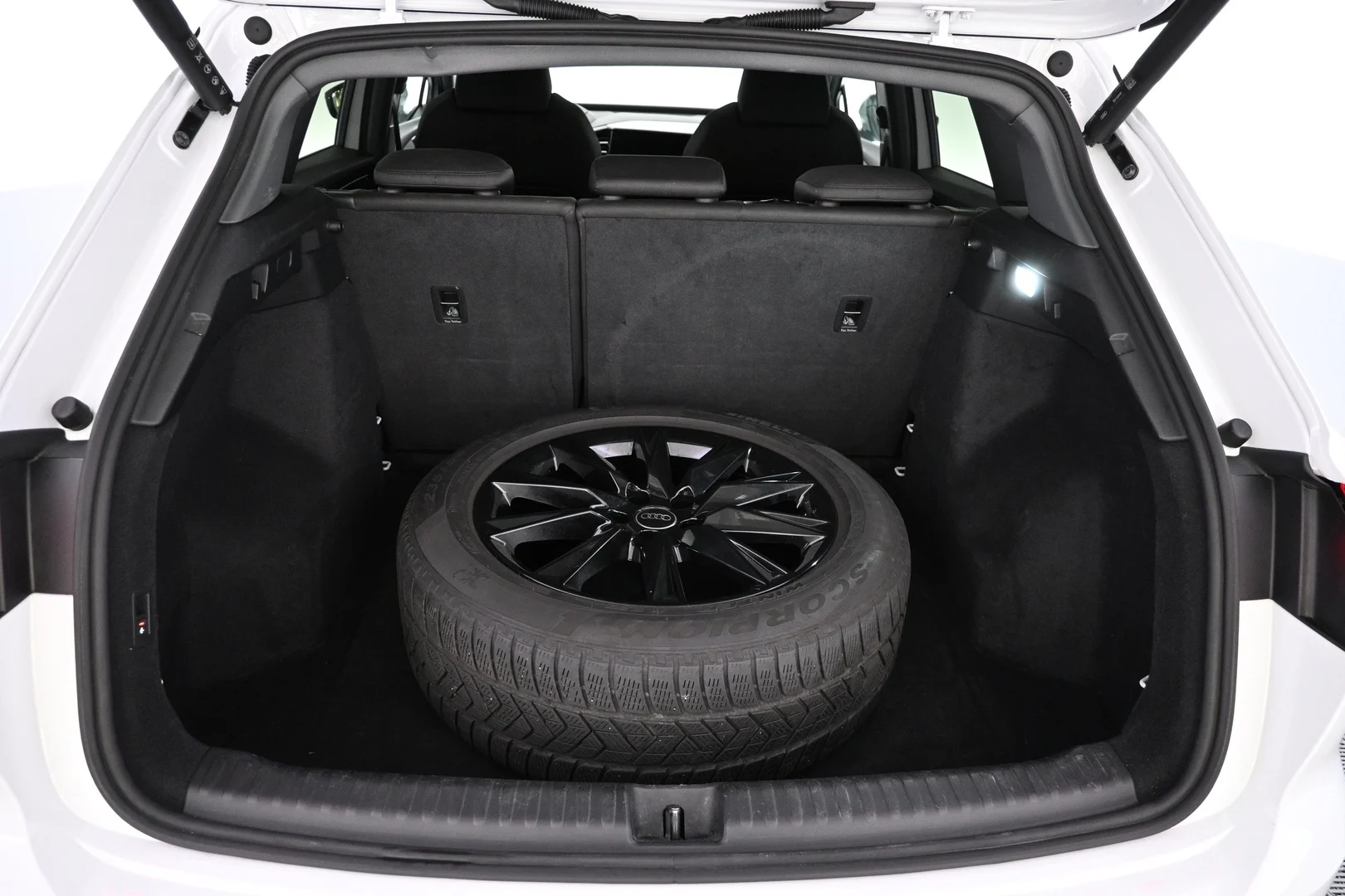 Car Image - 6akTRNvfoou585esxiZd0X