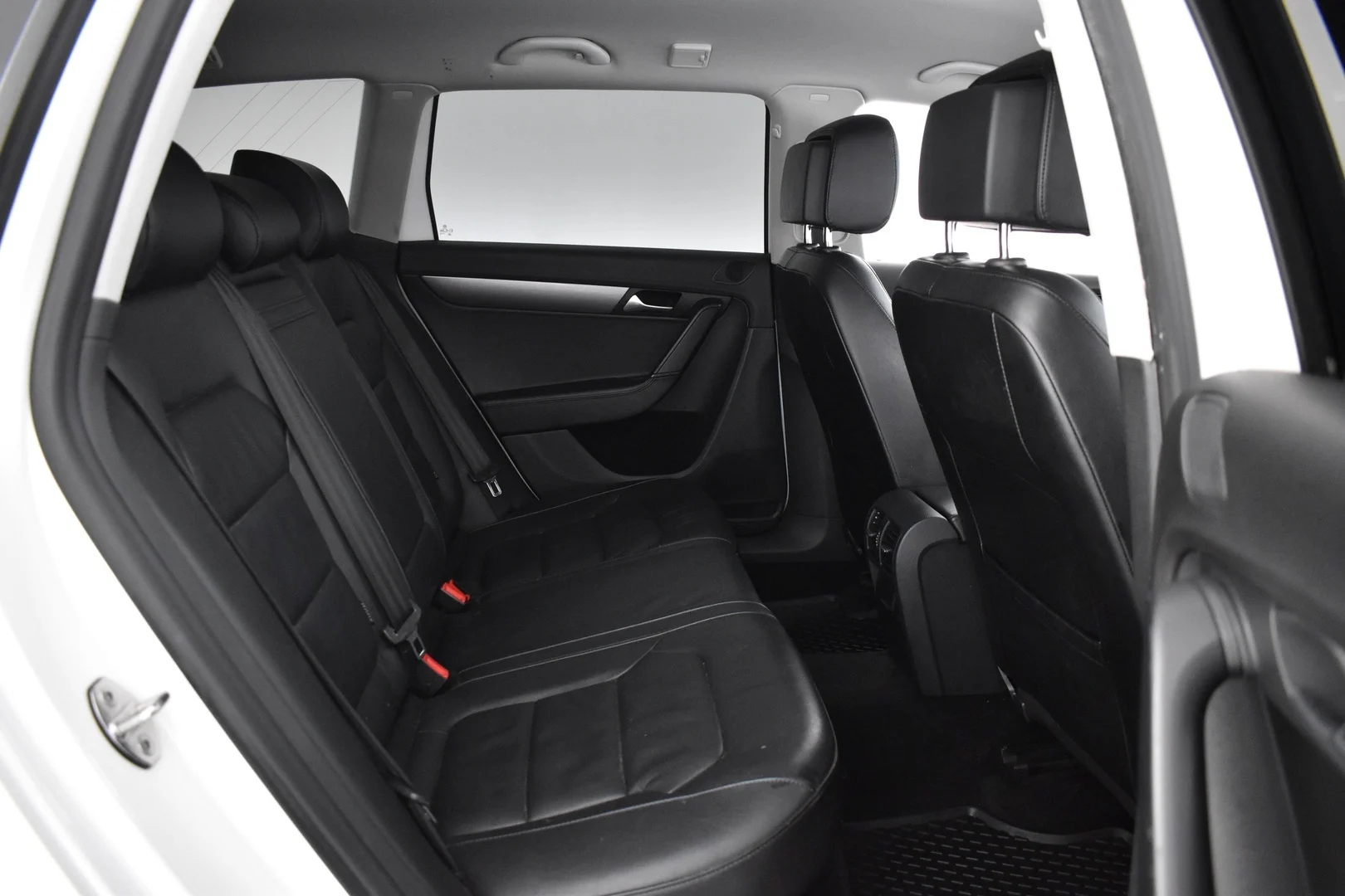 Car Image - 3hsfGlpzo7afWiyWjl6duT