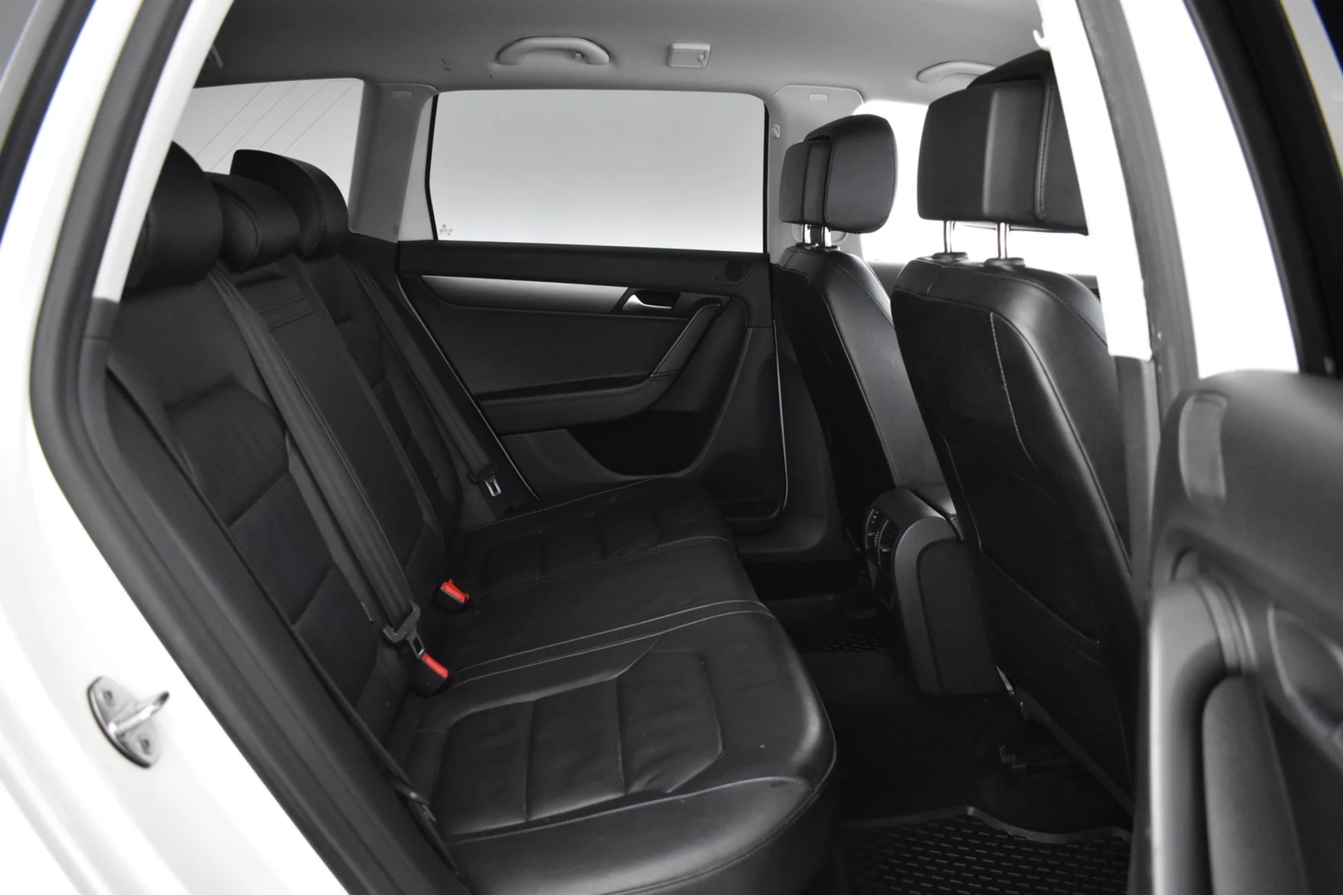 Car Image - 3hsfGlpzo7afWiyWjl6duT