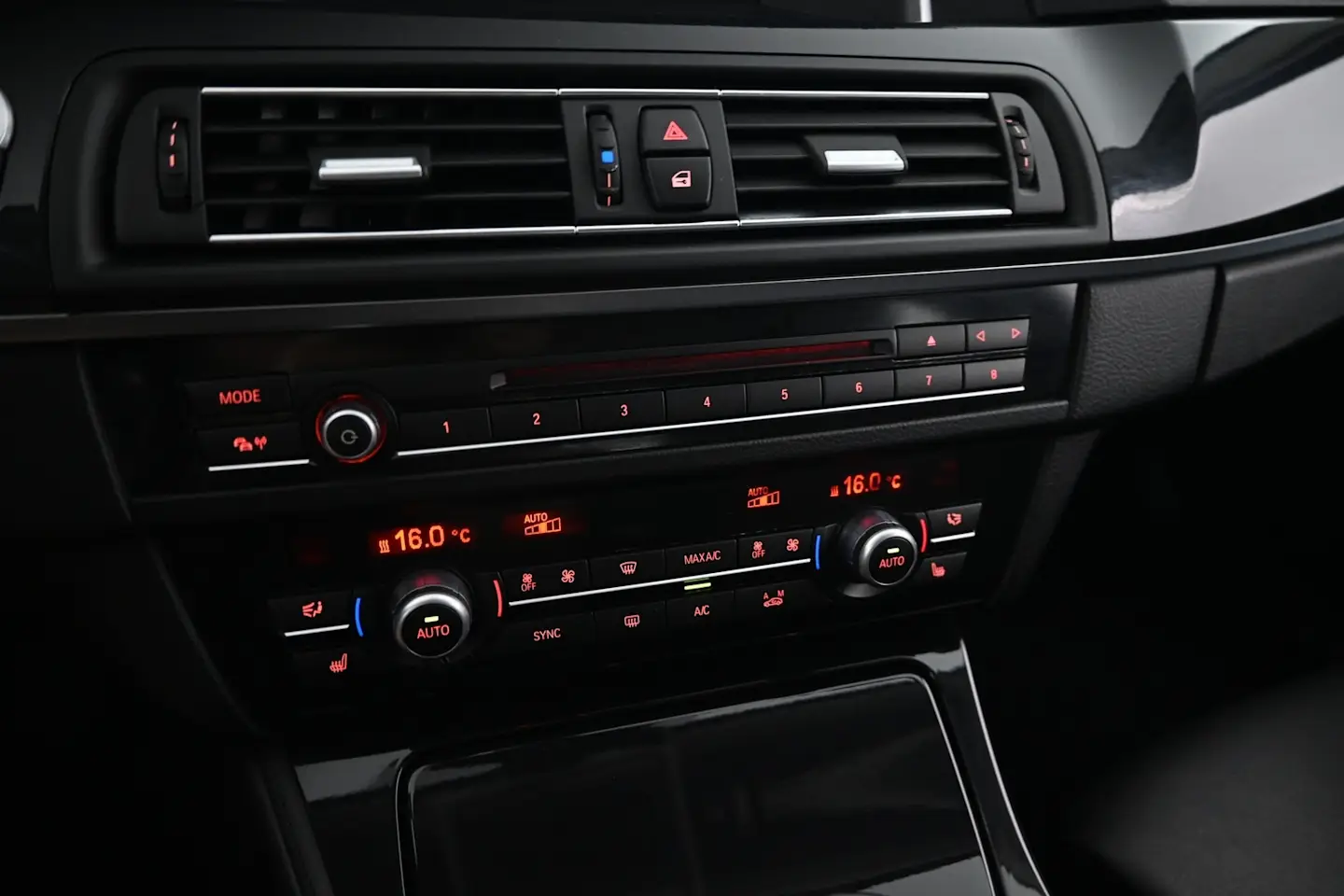 Car Image - 7r9pZni5Zd1iHEk9aHvYr0