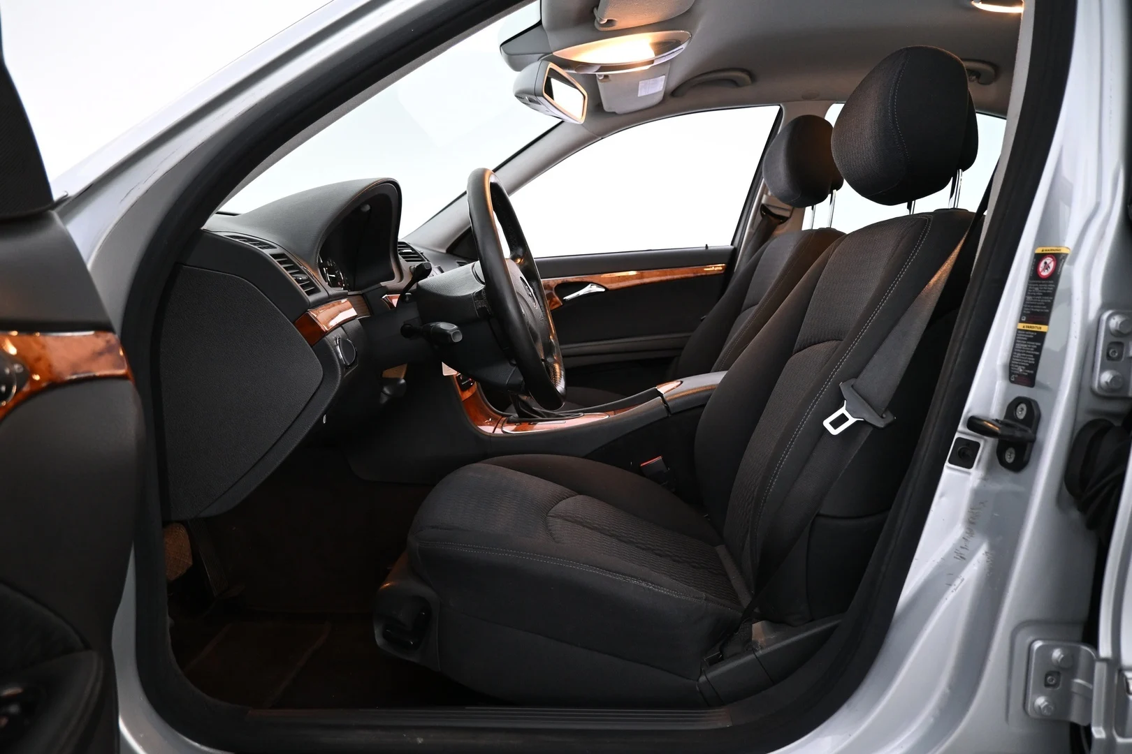 Car Image - 5U7tOCWRrKX6S0ezWs92MT