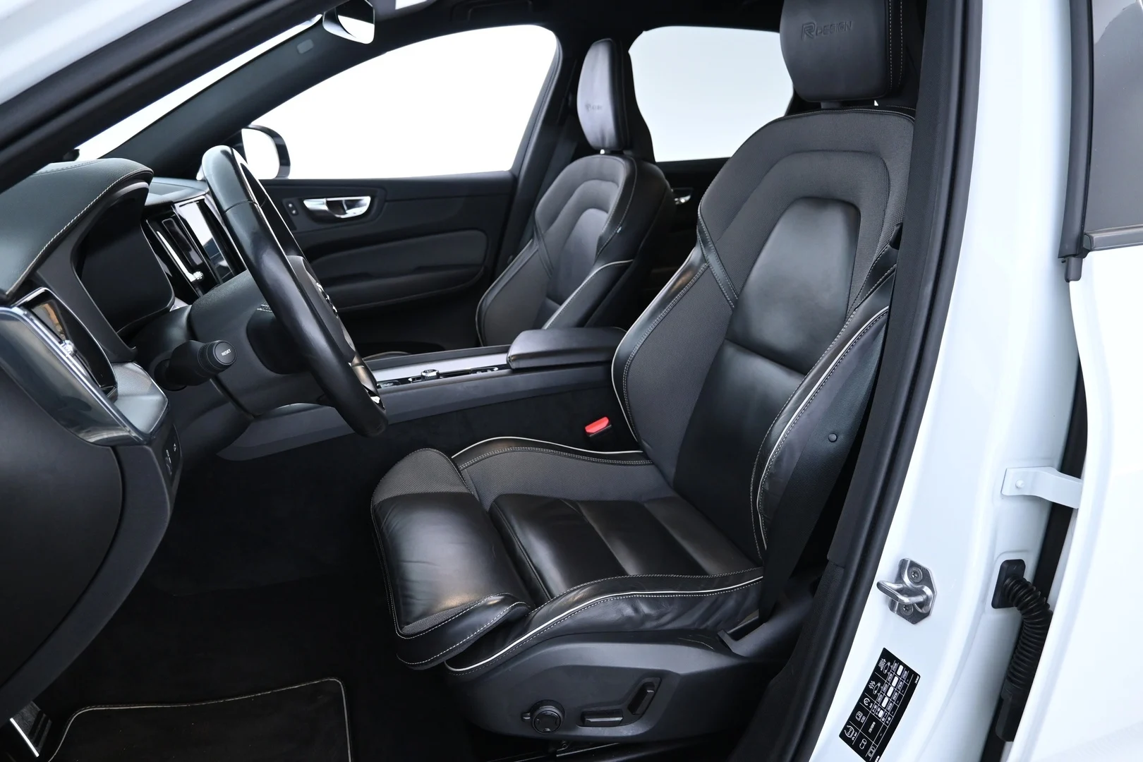 Car Image - 6uHZM9O9UySMNbBpyuRjD1