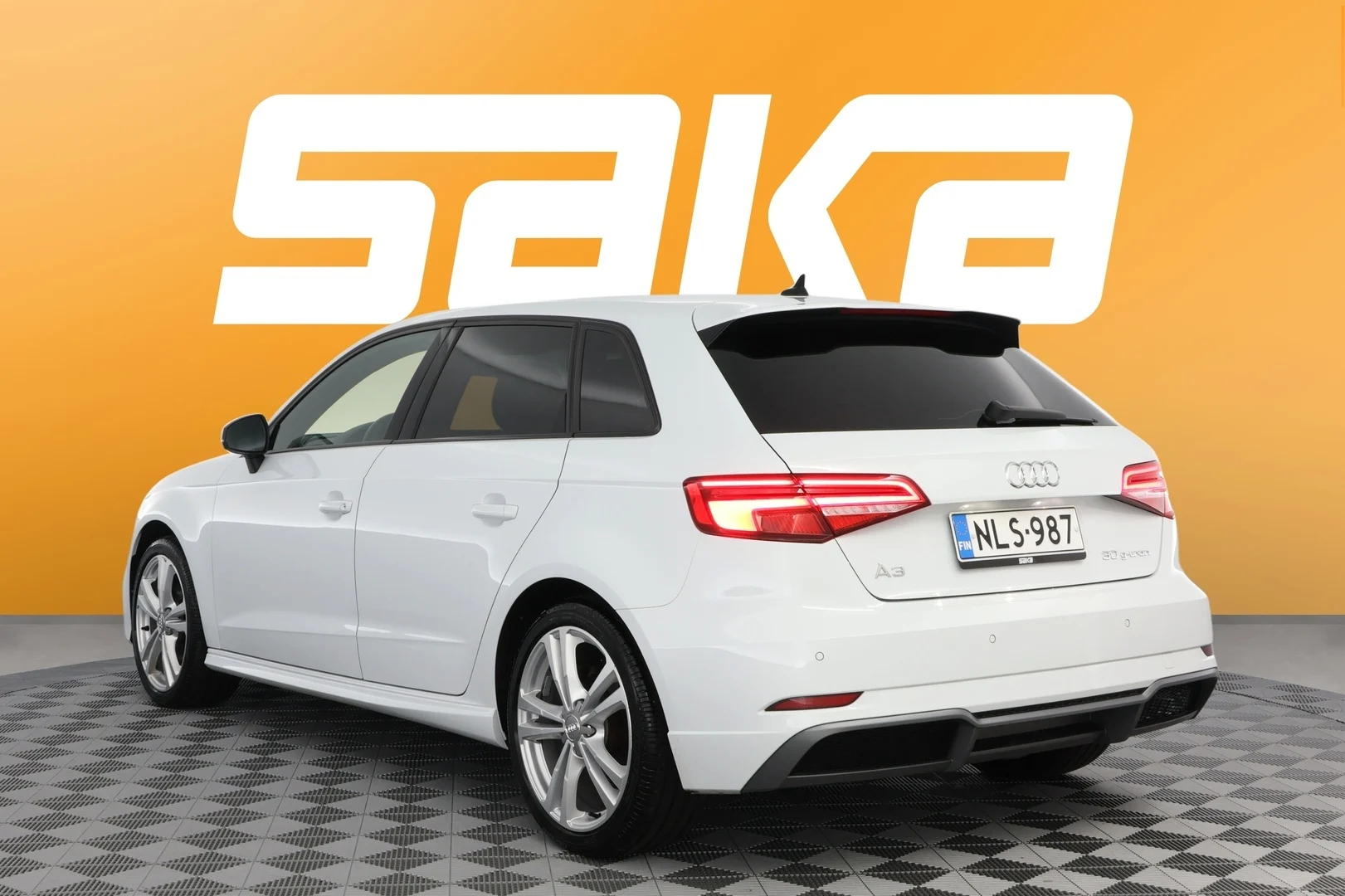 Car Image - 34ectiUITQ8F21zkDoXO47