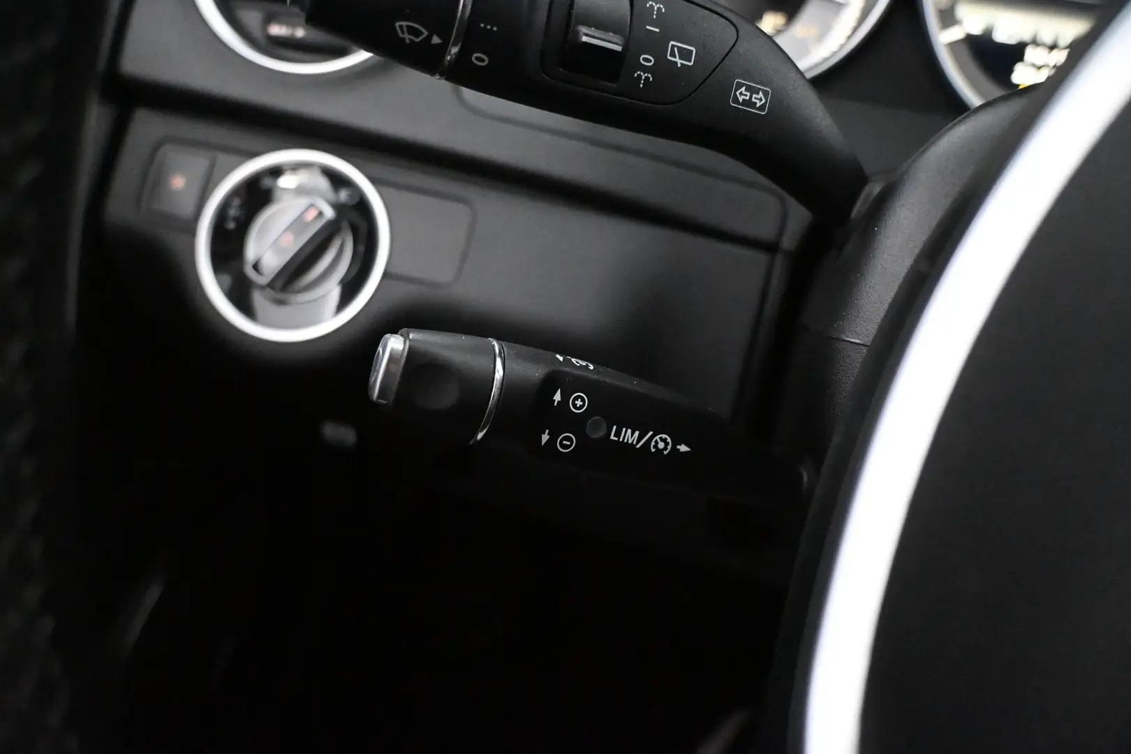 Car Image - 4C9nbOLXcCt44i3PuBZhzS