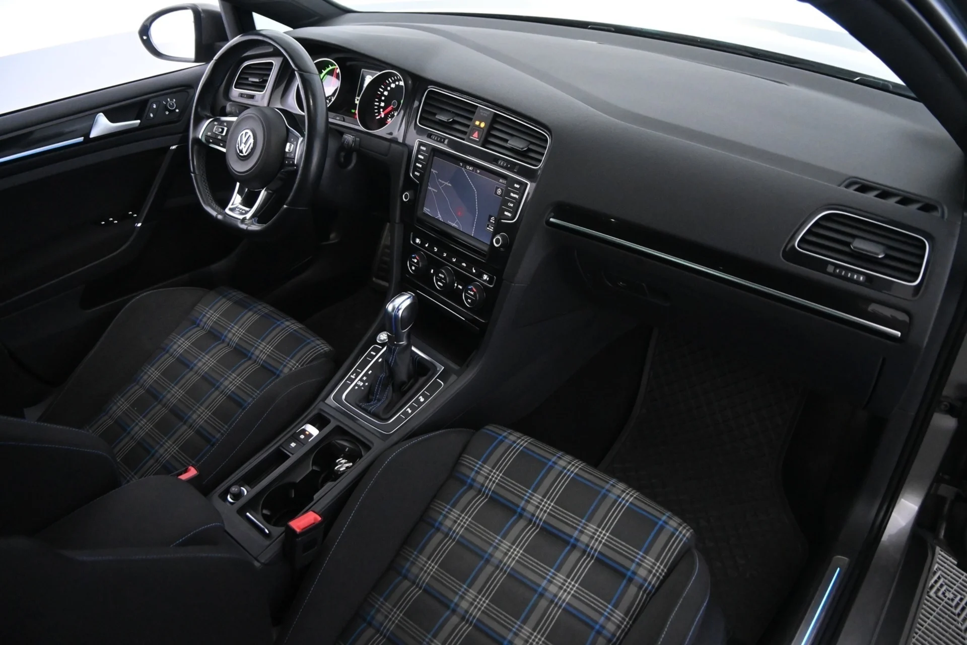 Car Image - 3qFSzPUPSxeSyRX1noyrBG