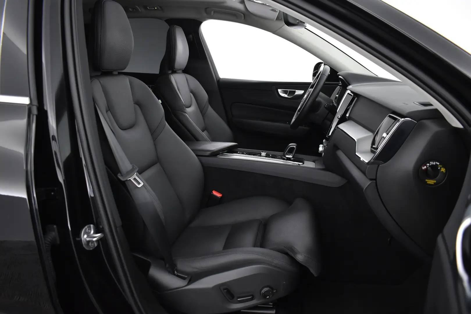 Car Image - UkDHRV7B0gWjFV2qsPc2e
