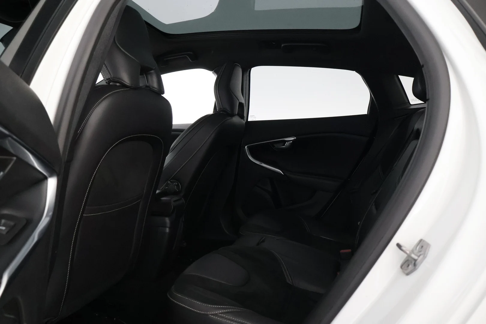 Car Image - 6Q4TU4tVTs8nZwpSYBlD9V