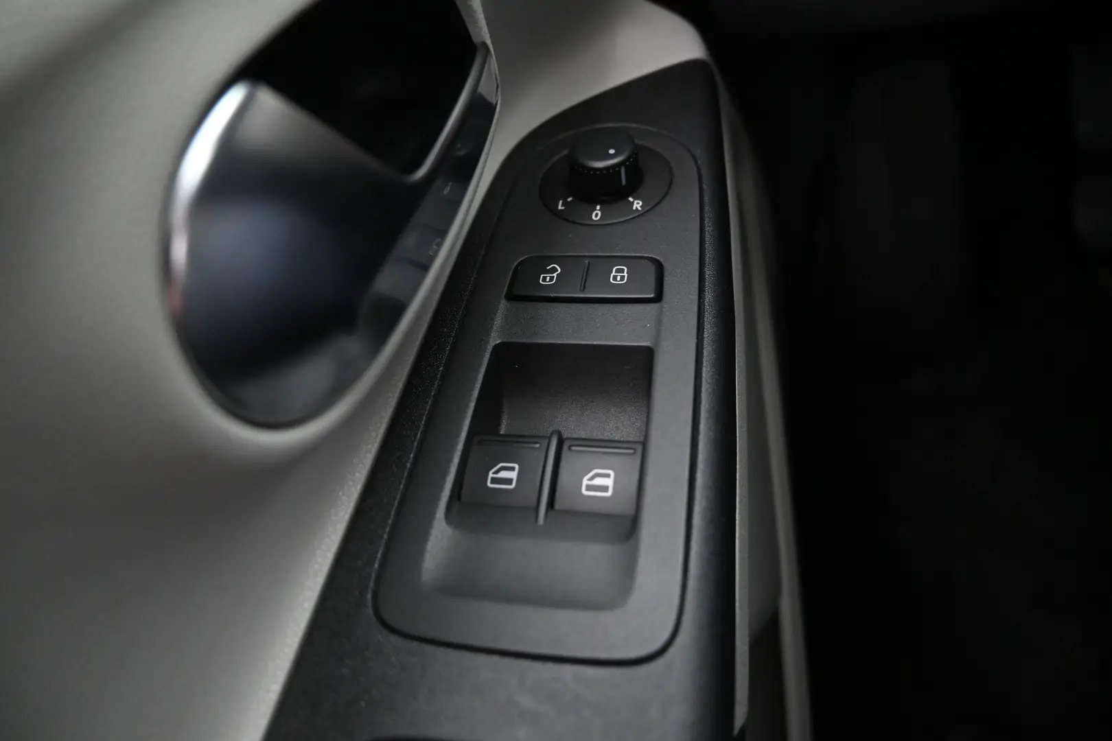 Car Image - 31QyDJ8JRbIlakFEcy9EJ1