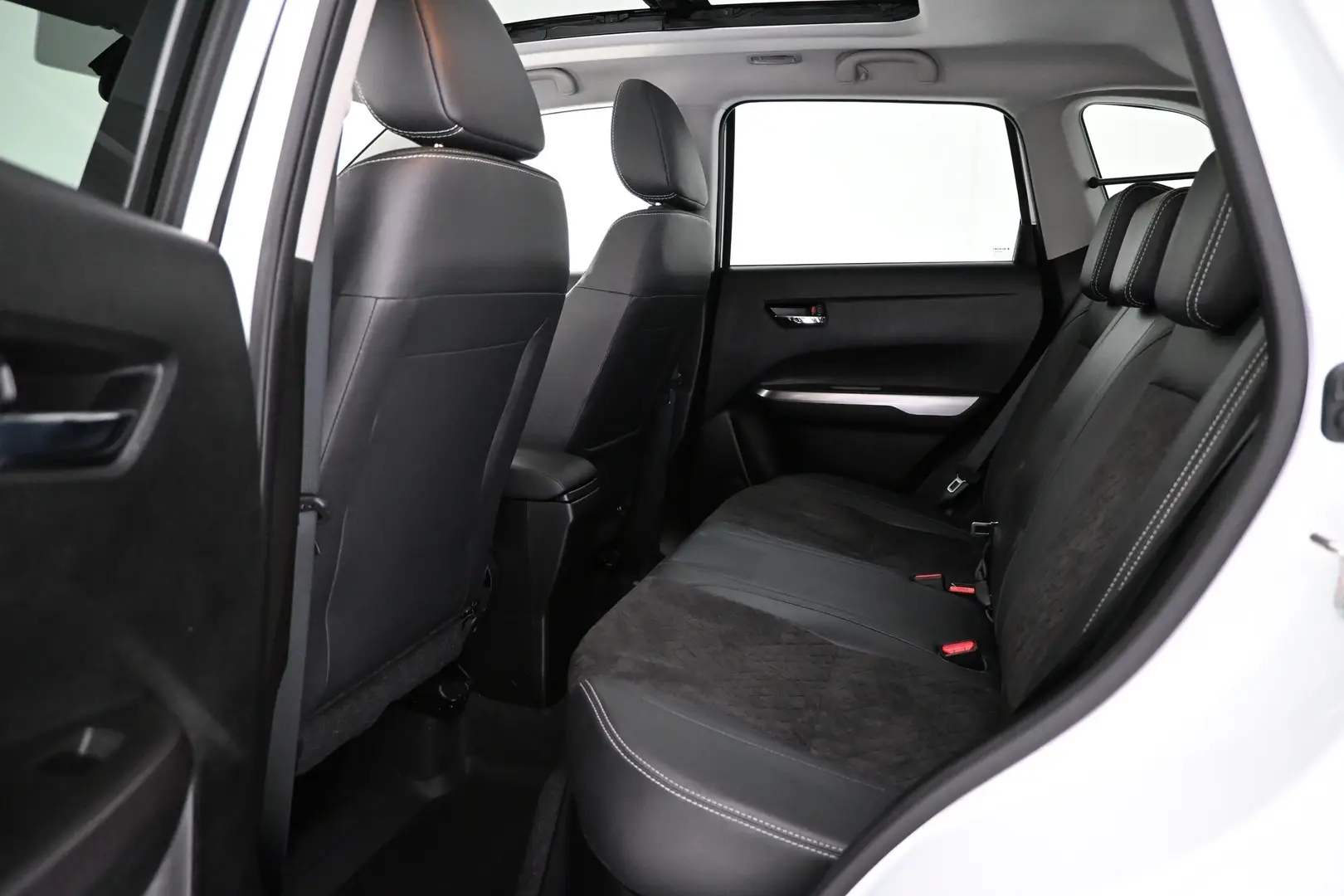 Car Image - 393NHazMXLg35TceCa4sGV