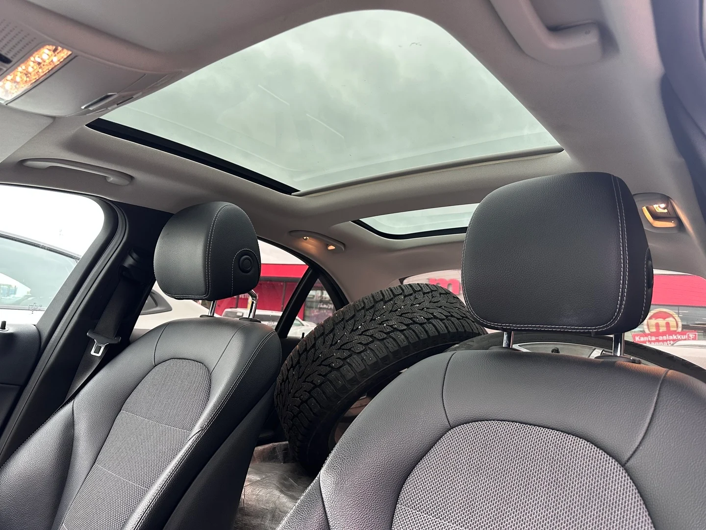 Car Image - 44ALI8vQjNJPm6zGCO7KdG
