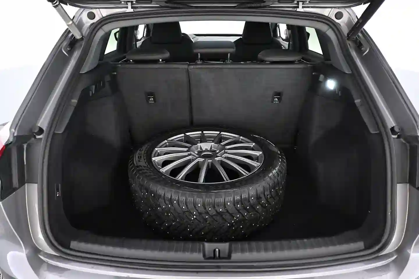 Car Image - 1biCP1kPR6m8JzgfFqo1MF