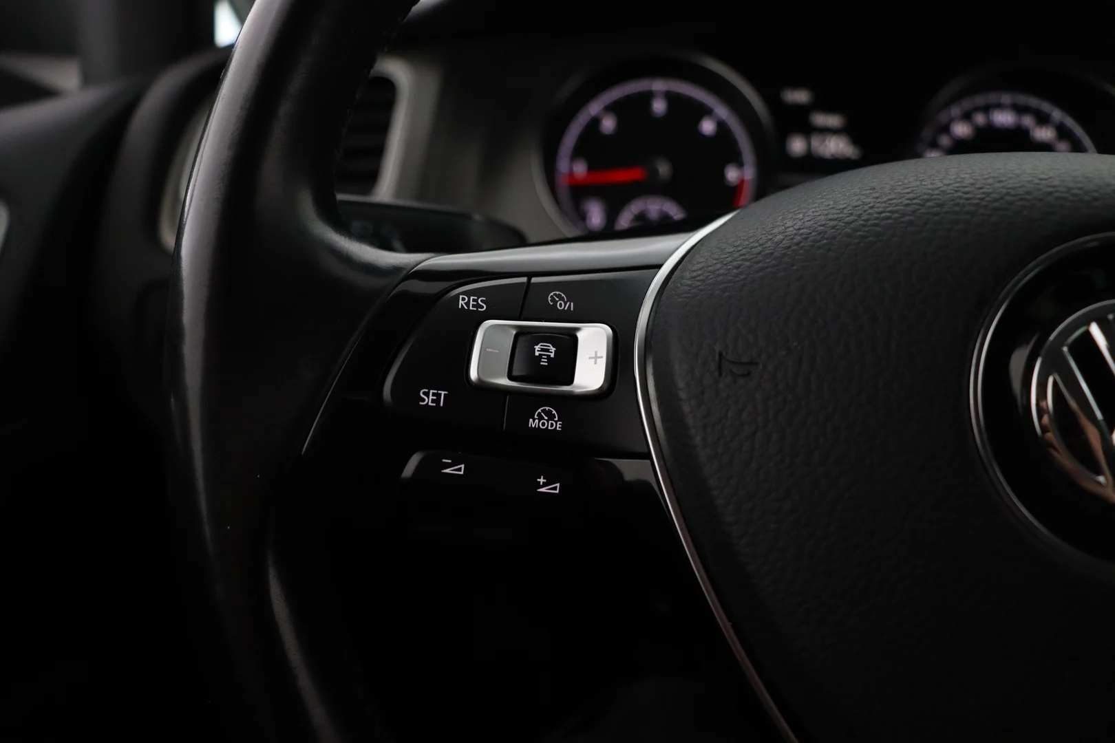 Car Image - 3PeVHMQXvBY2dcFrWzrDDf