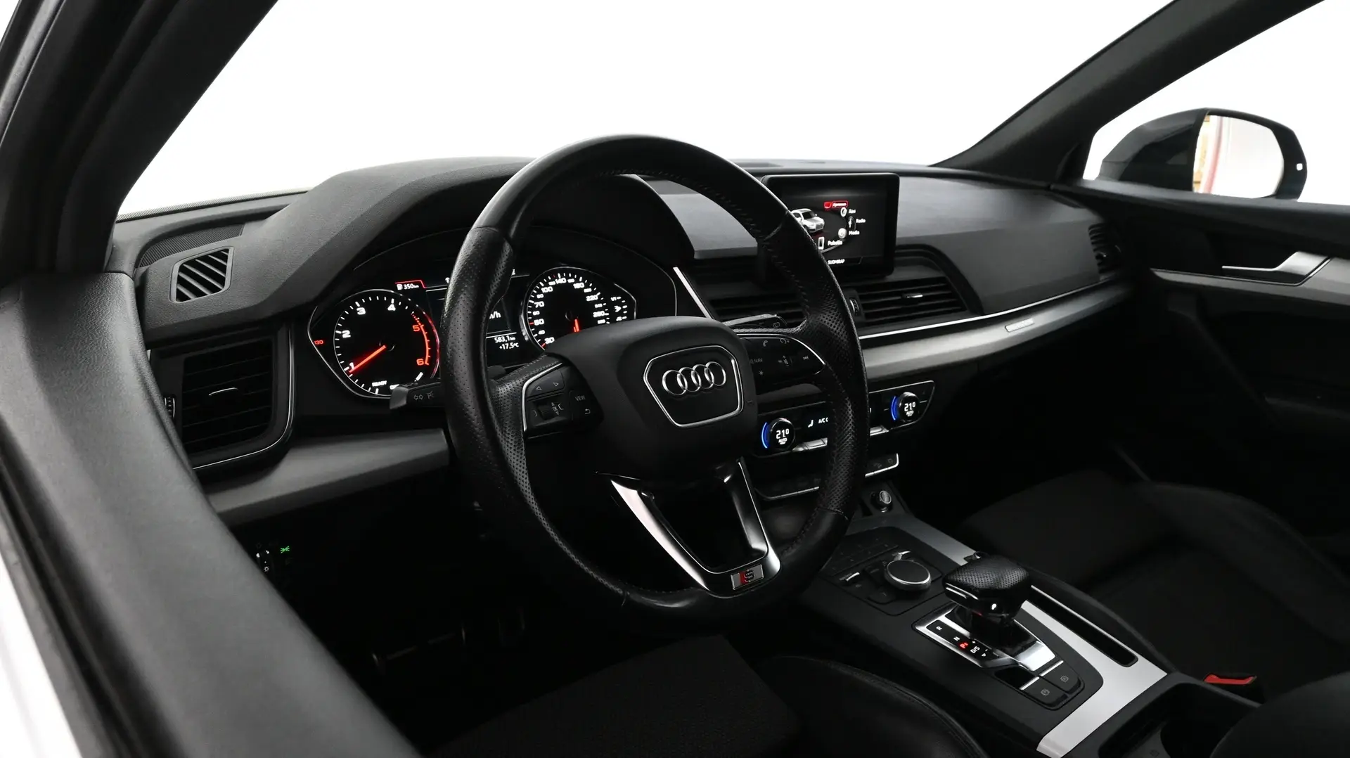 Car Image - 4vXpfN6NgbSkz4PPSyWkxu
