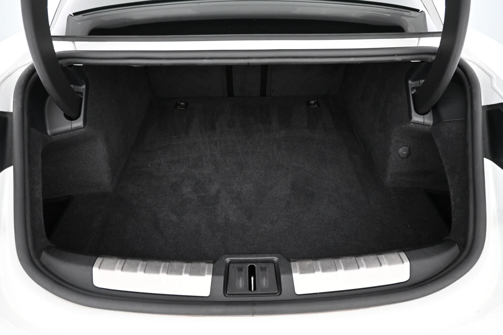 Car Image - 4reBFYPllrETXVa8yF8yYy