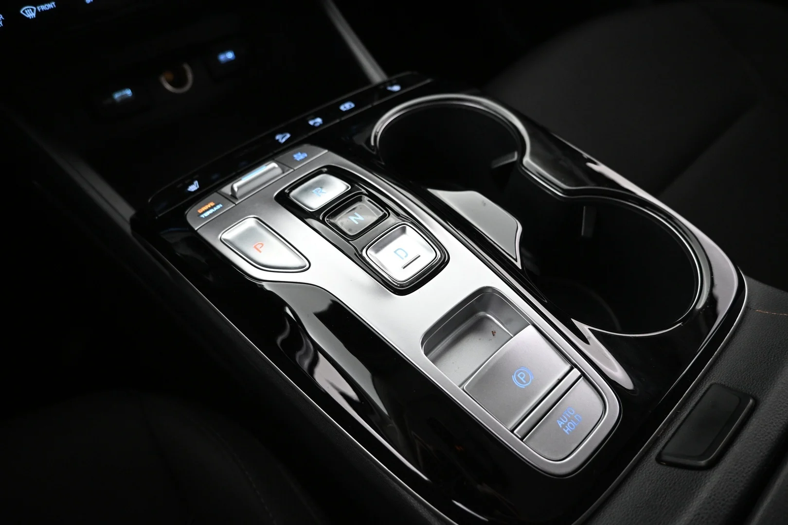 Car Image - 6CtvPAOGkYURbCcYCz03V2