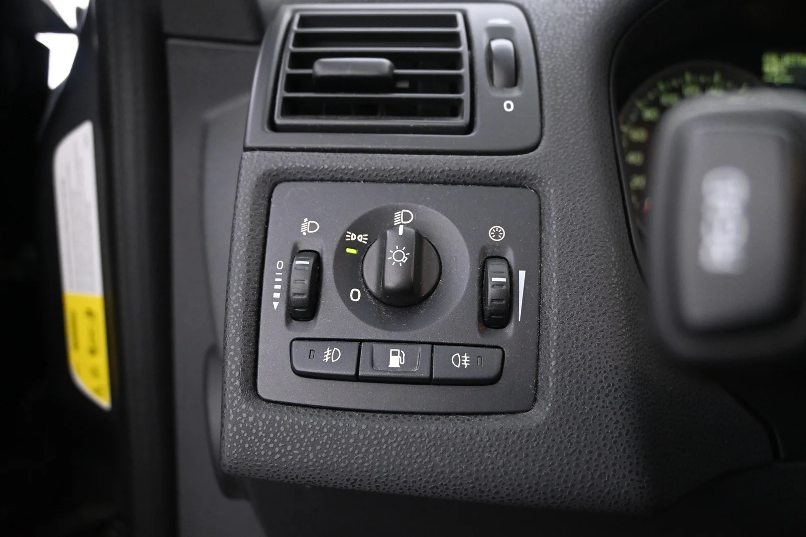 Car Image - 2tsqYO3oiWkuJgFzPNsVrN